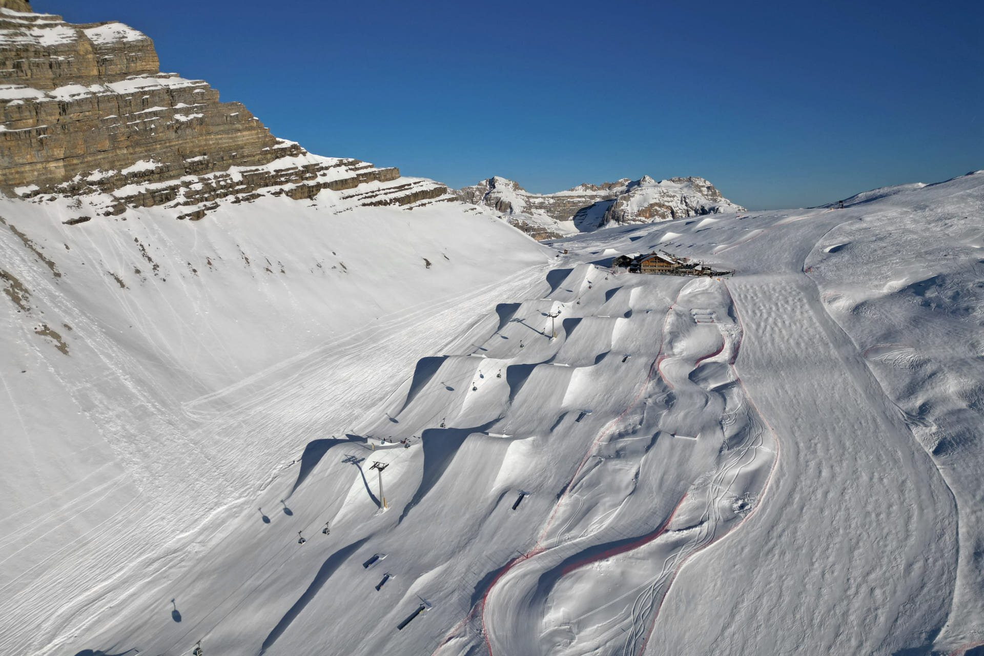 Ursus Snowpark Drone